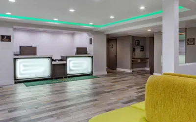 Photo 3 - Quality Inn Murfreesboro - University Area