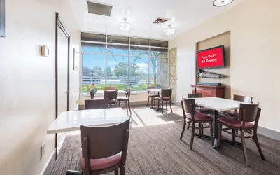 Photo 3 - Red Roof Inn Columbus - Grove City