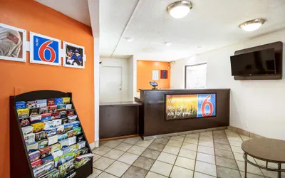 Photo 3 - Motel 6 Dayton, OH - Englewood