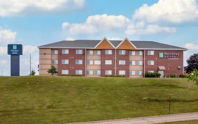 Photo 2 - MainStay Suites Dubuque at Hwy 20