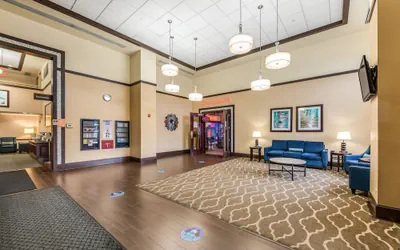 Photo 3 - Comfort Suites Chicago O'Hare Airport