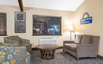 Photo 2 - Days Inn & Suites by Wyndham Baxter Brainerd Area