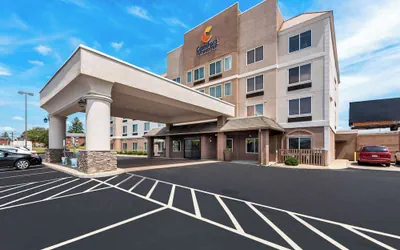 Photo 2 - Comfort Inn & Suites Heath - Newark South