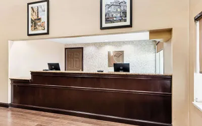 Photo 3 - Comfort Inn & Suites Heath - Newark South