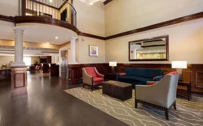 Photo 5 - Comfort Suites Near University