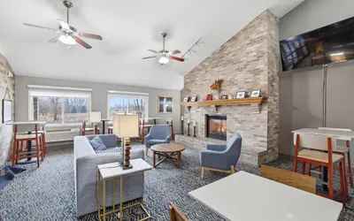Photo 4 - AmericInn by Wyndham White Bear Lake St. Paul
