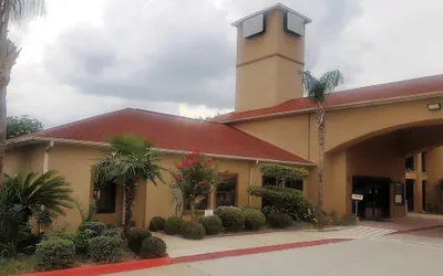 Photo 2 - Red Roof Inn & Suites Houston - Humble/IAH Airport