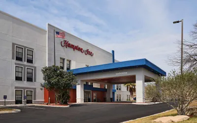 Photo 2 - Hampton Inn by Hilton Eagle Pass