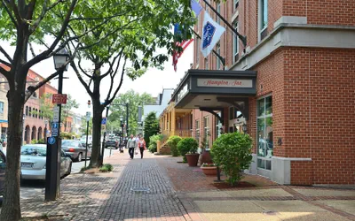 Photo 2 - Hampton Inn Alexandria-Old Town/King St. Metro