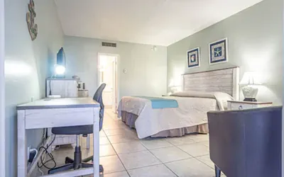 Photo 3 - Carriage House Resort Motel