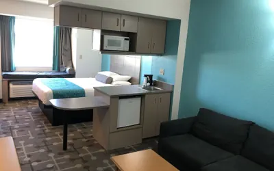 Photo 4 - Red Lion Inn & Suites Elk Grove Village