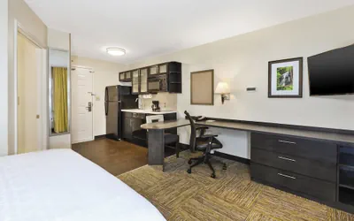 Photo 5 - Candlewood Suites Huntersville by IHG