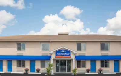 Photo 2 - Howard Johnson by Wyndham Springfield