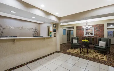 Photo 3 - Howard Johnson by Wyndham Springfield