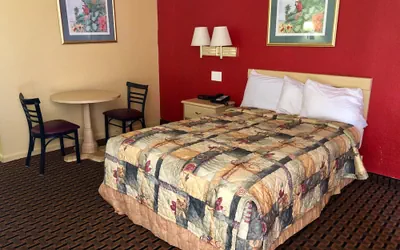 Photo 5 - Americas Best Value Inn Sarasota Downtown