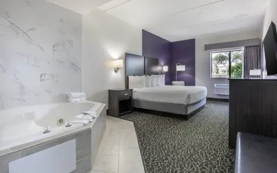 Photo 5 - Best Western Bolingbrook Hotel