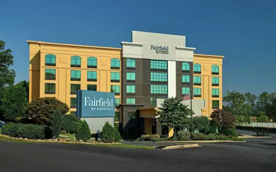 Photo 2 - Fairfield by Marriott Inn & Suites Asheville Outlets