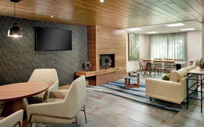 Photo 3 - Fairfield by Marriott Inn & Suites Asheville Outlets
