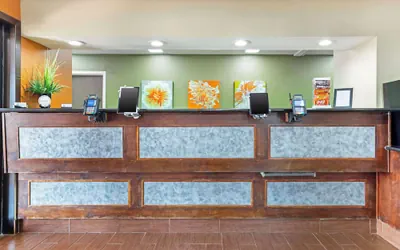 Photo 4 - Best Western Inn & Suites