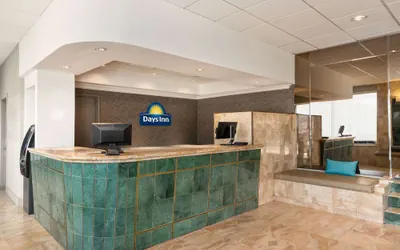 Photo 3 - Days Inn by Wyndham Miami Airport North