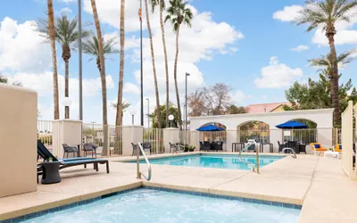 Photo 2 - Hampton Inn Phoenix/Chandler