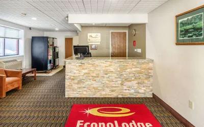 Photo 3 - Econo Lodge Cadillac
