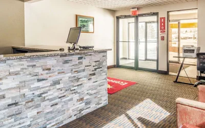 Photo 5 - Econo Lodge Cadillac