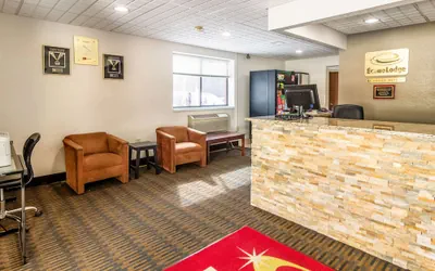 Photo 4 - Econo Lodge Cadillac