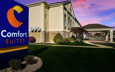 Photo 2 - Comfort Suites Saginaw North
