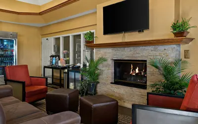 Photo 4 - Comfort Suites Saginaw North