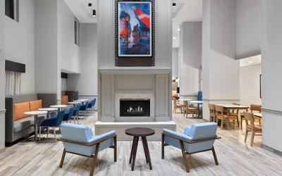 Photo 3 - Hampton Inn & Suites Charlottesville-At the University