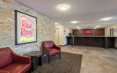 Photo 5 - Red Roof Inn PLUS+ & Suites Opelika