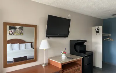 Photo 4 - Days Inn by Wyndham Chico