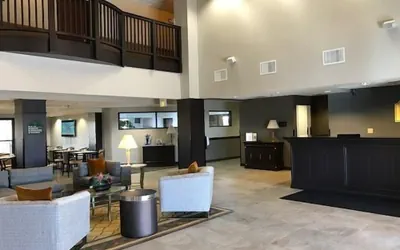 Photo 2 - Wingate by Wyndham Pueblo