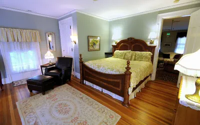 Photo 5 - Oliver Inn Bed and Breakfast