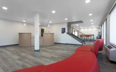 Photo 5 - Travelodge by Wyndham Elkhart