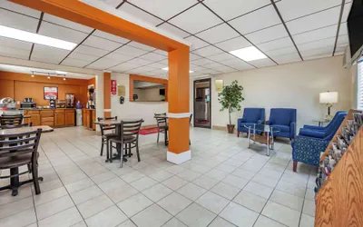 Photo 3 - Econo Lodge Hays I-70