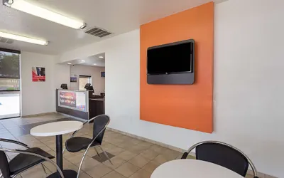 Photo 3 - Motel 6 Baton Rouge, LA - Southeast