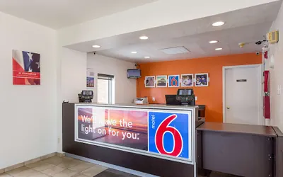 Photo 4 - Motel 6 Baton Rouge, LA - Southeast