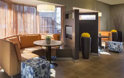 Photo 5 - Courtyard by Marriott Grand Rapids Airport