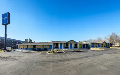 Photo 2 - Rodeway Inn Auburn Hills - Detroit