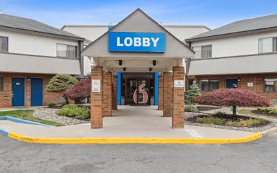 Photo 2 - Motel 6 Piscataway, NJ