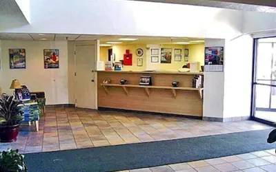 Photo 5 - Motel 6 Albany, NY
