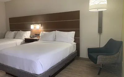 Photo 5 - Holiday Inn Express Hillsborough by IHG