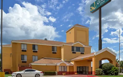 Photo 2 - Quality Inn Baytown - Houston East