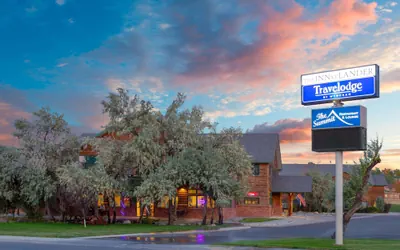 Photo 2 - Inn at Lander, Travelodge by Wyndham