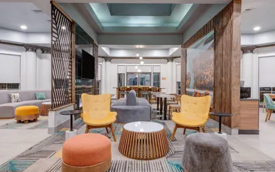Photo 3 - La Quinta Inn & Suites by Wyndham Sherman