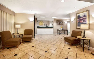 Photo 3 - La Quinta Inn by Wyndham Detroit Canton