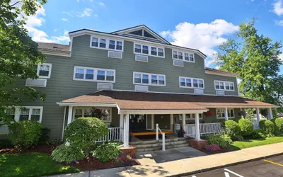 Photo 2 - Ivy Court Inn & Suites