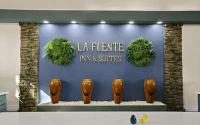 Photo 4 - La Fuente Inn & Suites